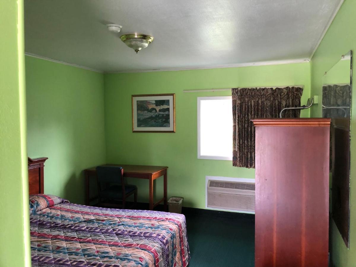 Ranch House Motel Marksville Exterior photo